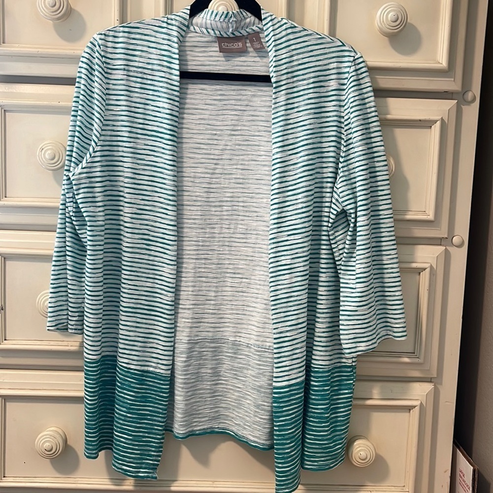 NWOT Chico’s Lightweight Open She’ll Topper